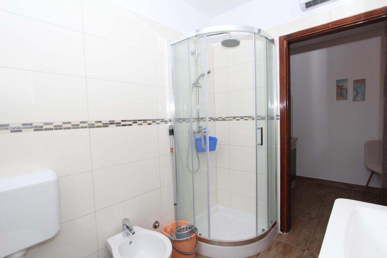 רוביני Apartment Gabriel מראה חיצוני תמונה